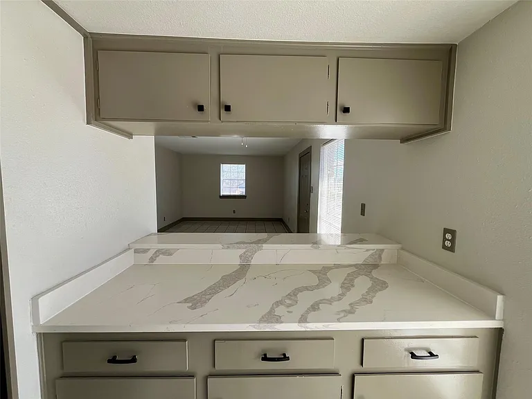 1042 W Village Ct #C — Photo 12