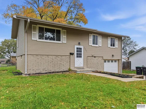 14212 Karl St, Omaha, NE 68137