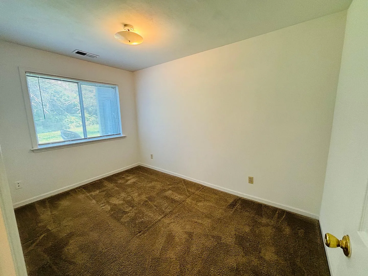4 Bedroom, 2 Bath Condo — Photo 2