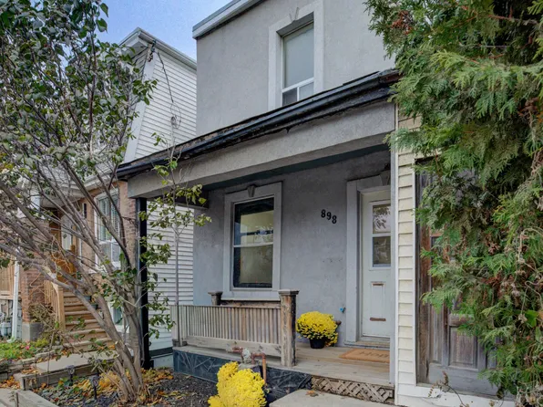 898 Eastern Ave, Toronto, ON M4L 1A4