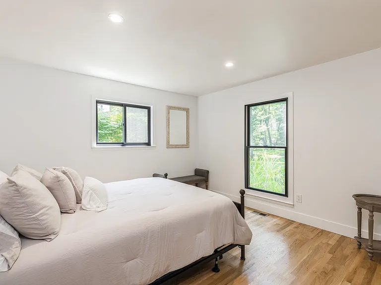 10 Woodland Ct — Photo 13