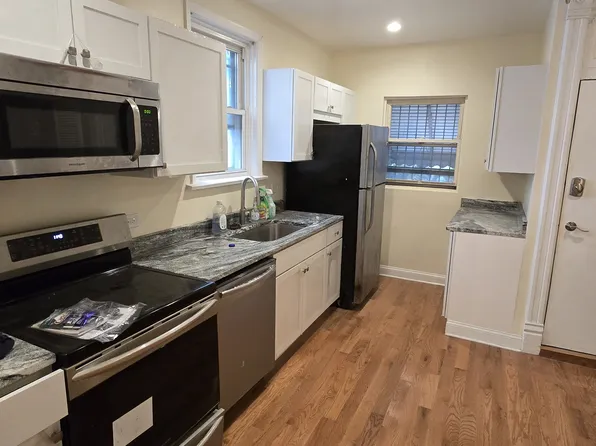 6323 S Saint Lawrence Ave #1, Chicago, IL 60637