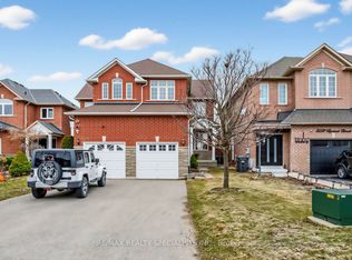 3235 Apricot St, Mississauga, ON L5N 8A8