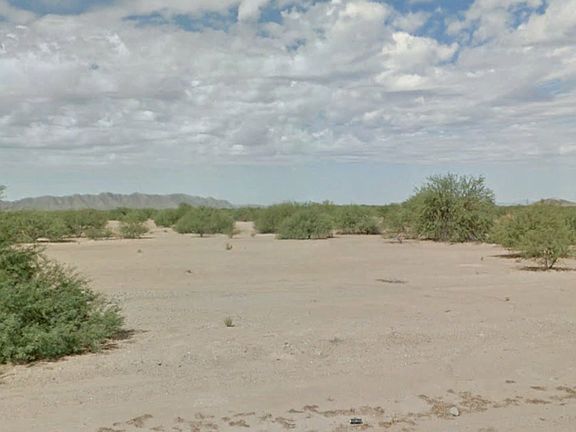 2nd image of 4705 N Del Monte Dr