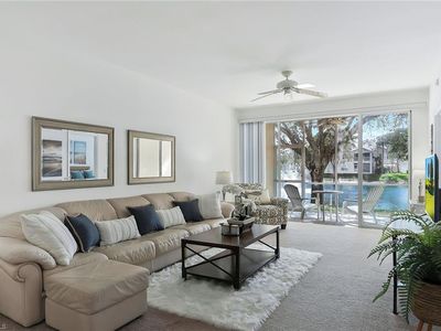 760 Wiggins Lake Dr APT 104, Naples, FL, 34110