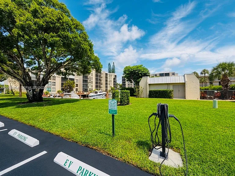 26 Royal Palm Way #201 — Photo 38