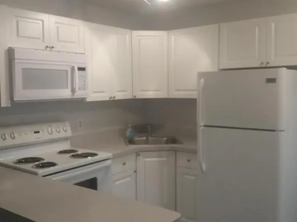 422 Lakeside Dr APT 236, Pompano Beach, FL 33063