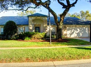 609 Surrey Ln, Lutz, FL 33549