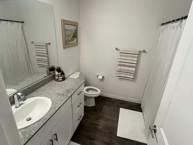 Upstairs full bath