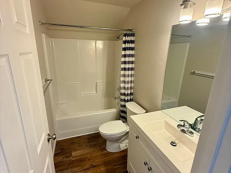 1104 Kane St — Photo 3