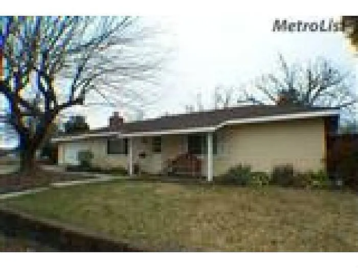 2225 River Edge Way photo 1