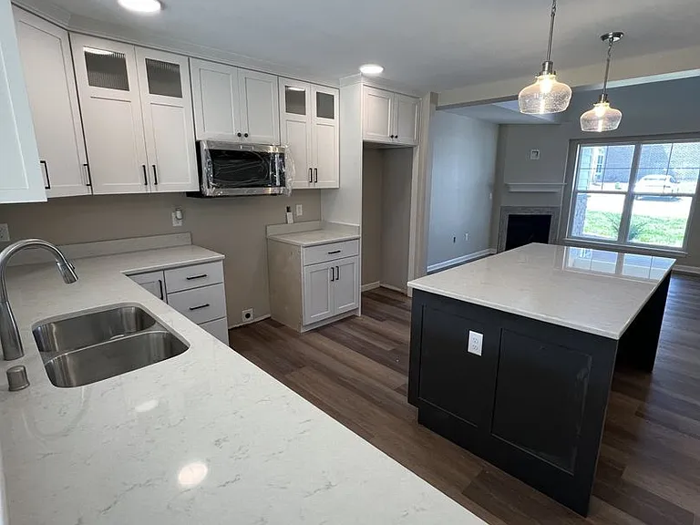 1063 Anchor Ave W — Photo 6