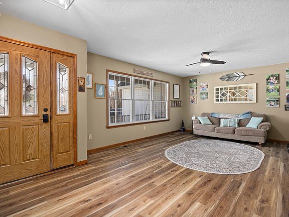 5th image of 34 Cherdon Cir