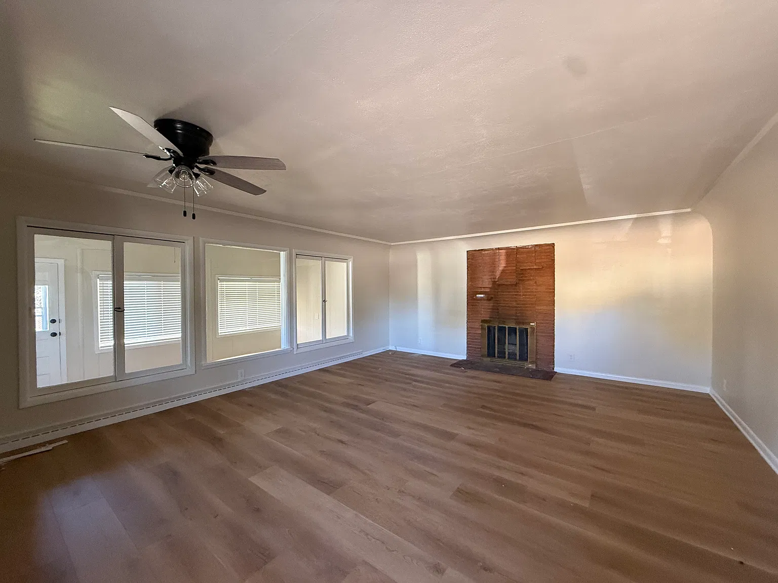 3 bed, 1391 sqft, $1,600 — Photo 4