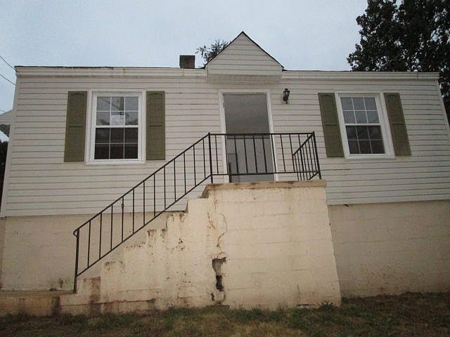1st image of 185 Fairlawn Dr