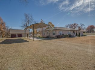 1920 N Dobbs Rd, Harrah, OK 73045