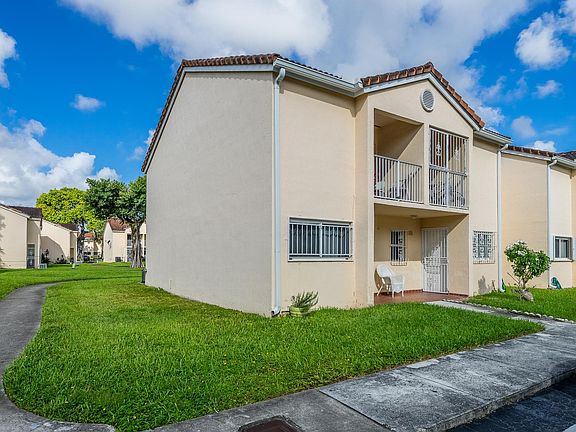 3rd image of 2650 NW 25th Ave APT 101