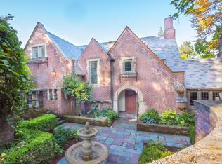 4465 SW Greenleaf Dr, Portland, OR 97221