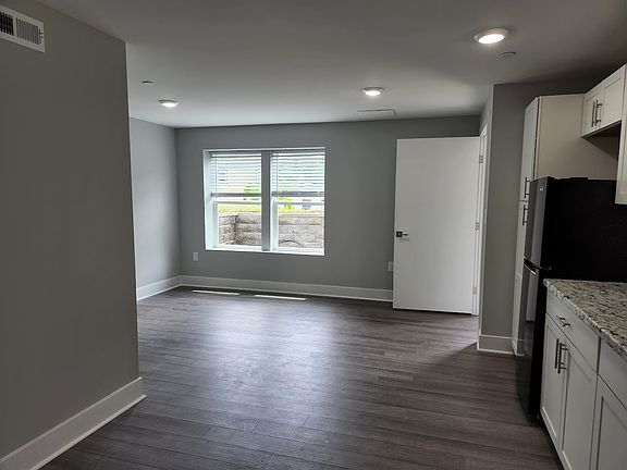 5th image of 4110 Weston Dr #1