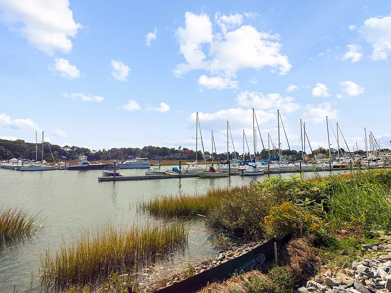 Mariners Landing — Photo 31