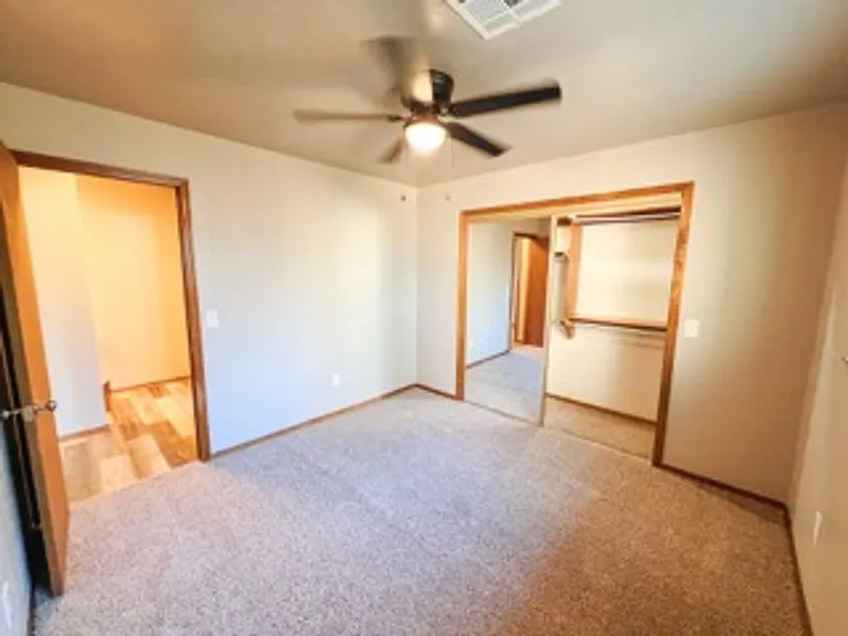 213 Woodbridge Cir — Photo 17