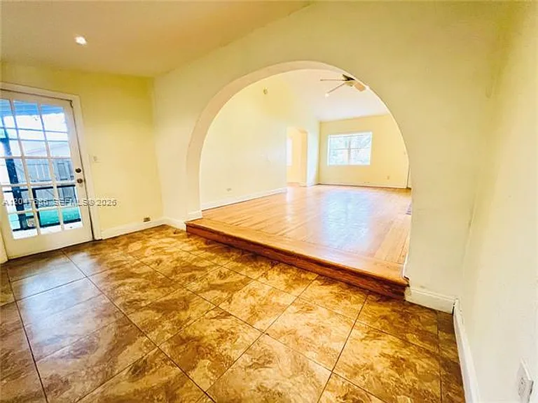 410 Pinecrest Dr #1 — Photo 17