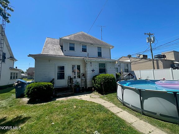 5th image of 107 E Lynn St