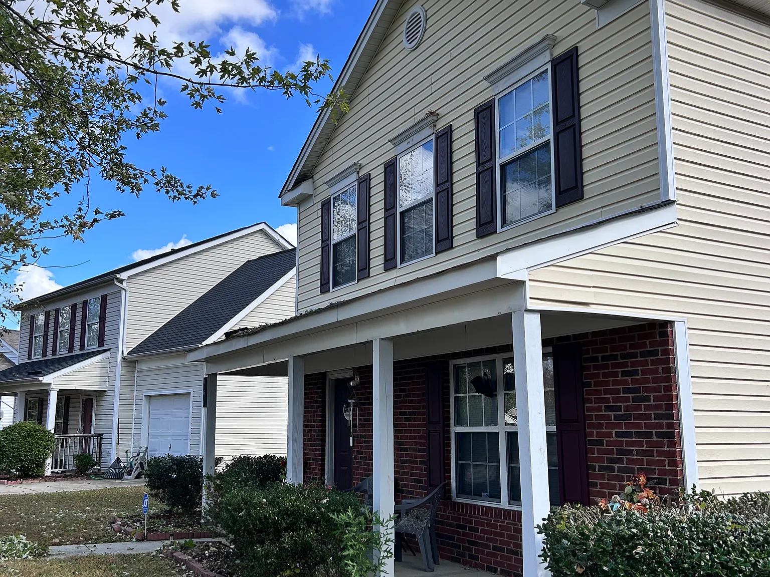 3 bed, $2,400 — Photo 2