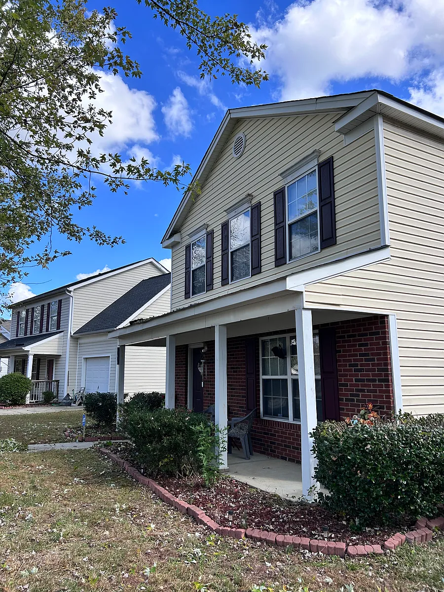 Building Photo - Oak Manor Dr SE