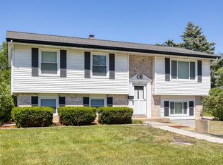 590 Glendale Ln, Hoffman Estates, IL