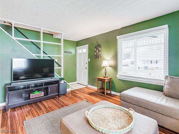 5th image of 1449 Curtis Ave