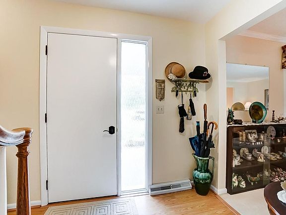 5th image of 8231 Maywood Dr