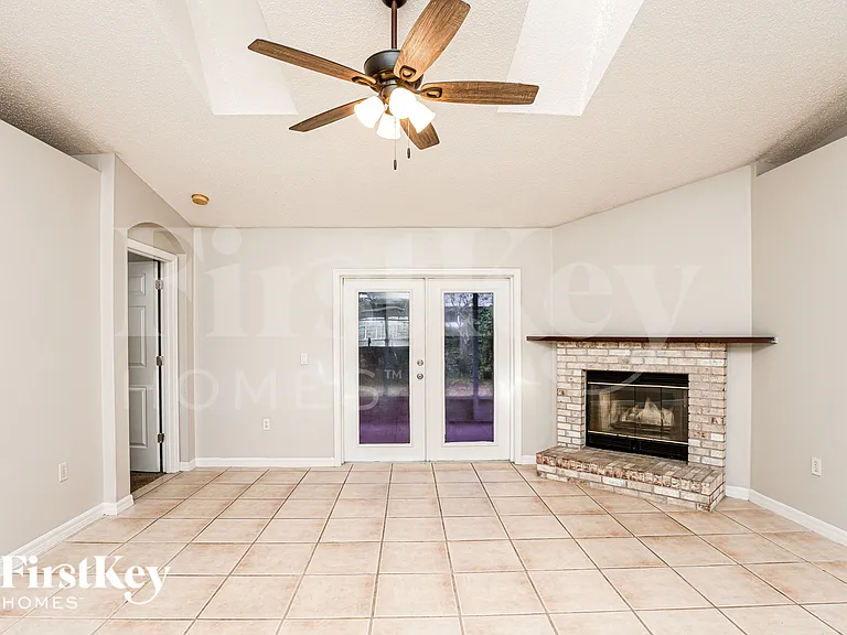 213 Autumn Ridge Rd — Photo 4