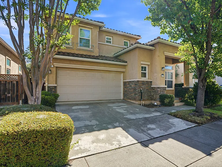 32 Terraced Hills Cir — Photo 1