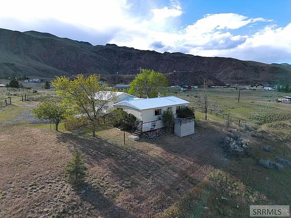 2nd image of 225 Pheasant Rd