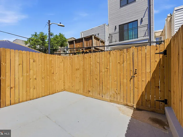 2625 Manton St — Photo 24
