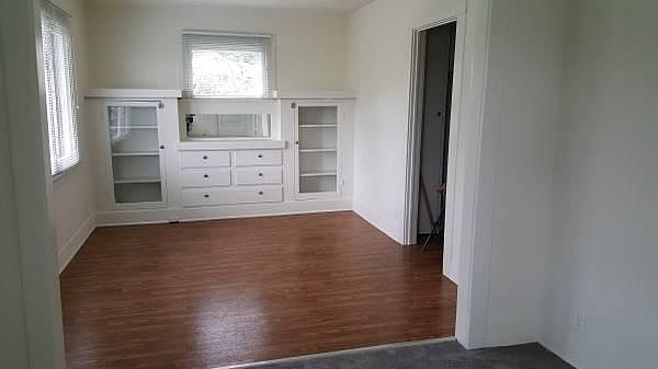 2nd image of 1913 Oak Tree Dr
