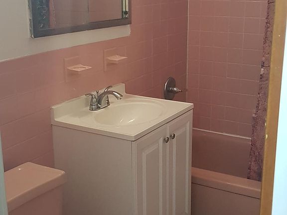 5th image of 1427 Pelham Pkwy N
