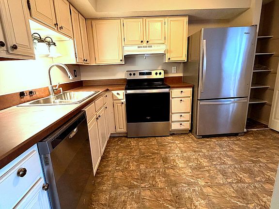 4th image of 13508 Bentley Cir