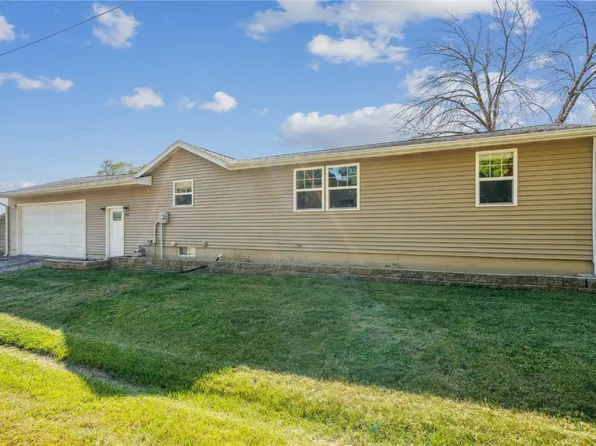 401 Brush Ave, Urbana, IA 52345