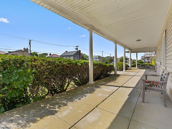 4th image of 116 Riverside Blvd APT 1