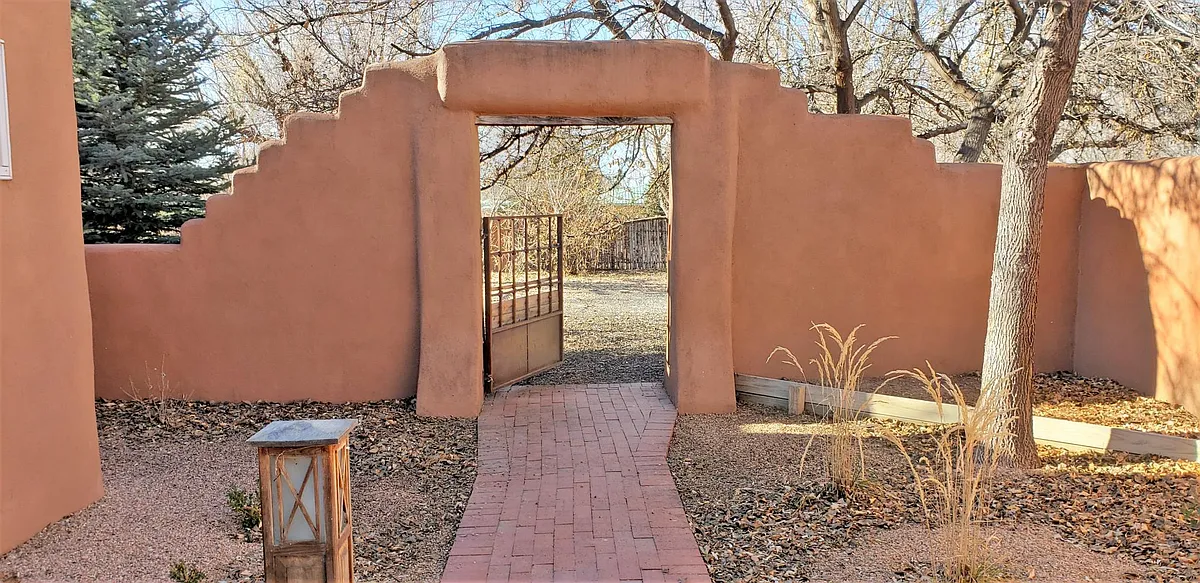 Entrance gate to Casa Lucky - 3 Jerry Hatchet Ln