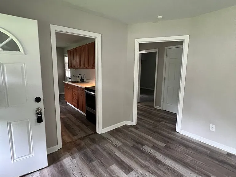5 Hall St — Photo 2