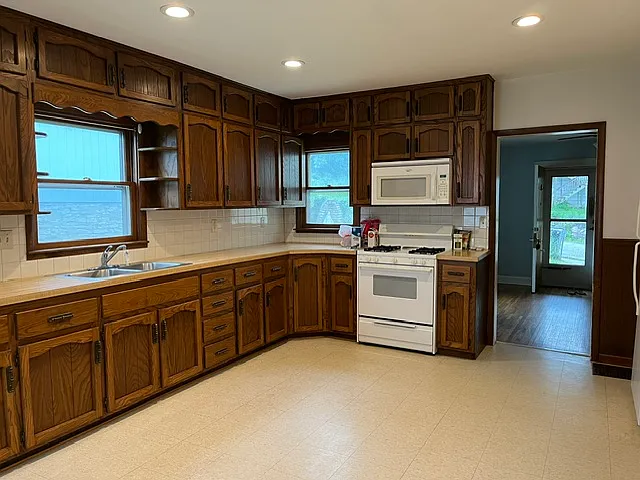 Large kitchen