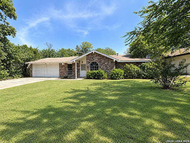 4 bed, 2.0 bath, 1820 sqft, $1,695 — Photo 2