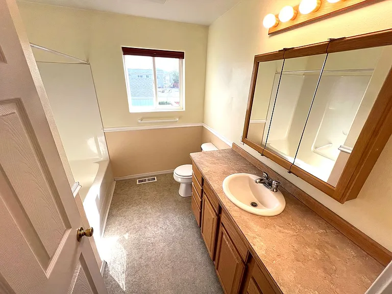 803 E Groschell St — Photo 14