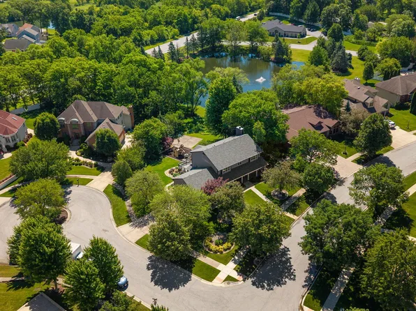 600 Morningside Dr, Crown Point, IN 46307