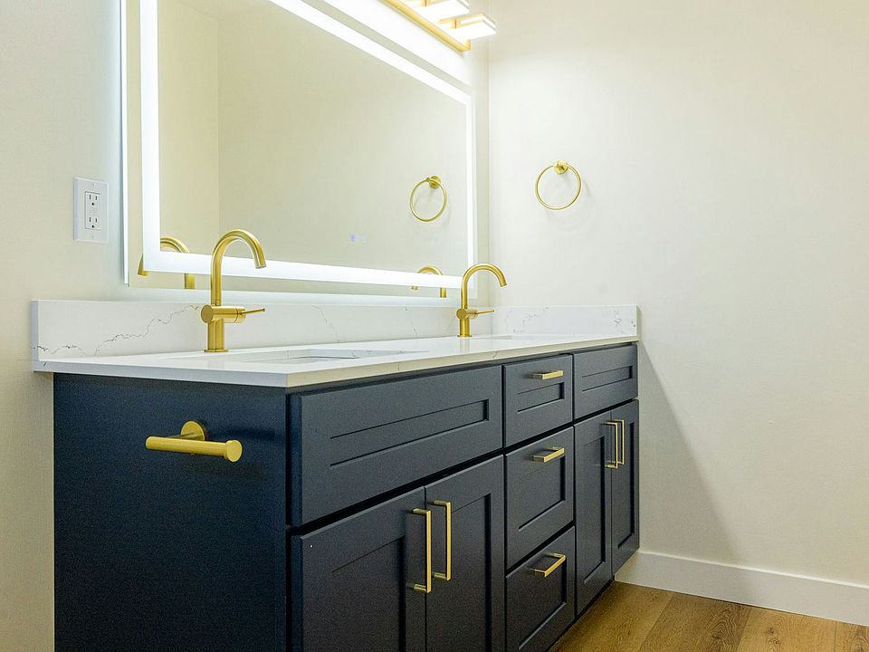 High end finishes throughout