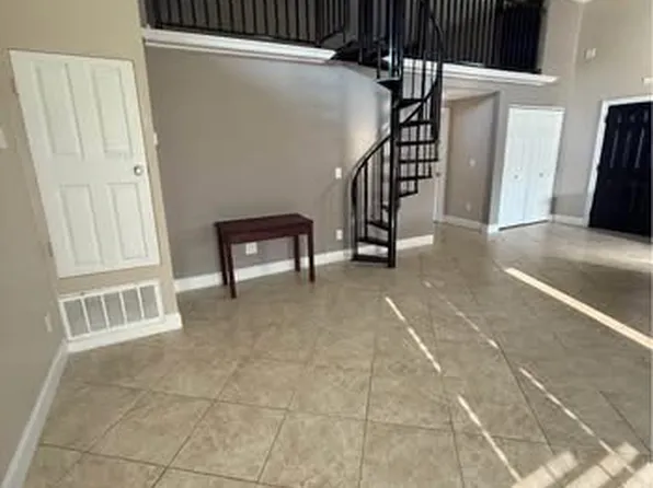 42 Sandalwood St #B, Pensacola, FL 32505