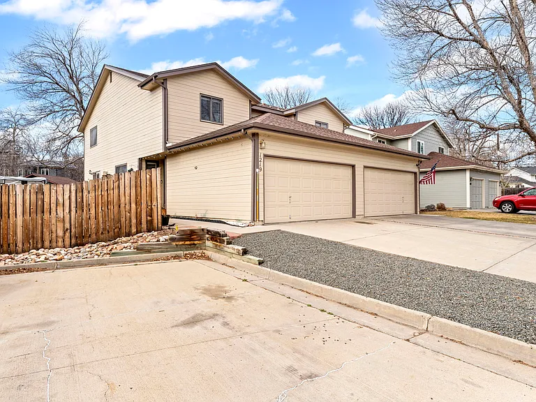 1219 Atwood St — Photo 7